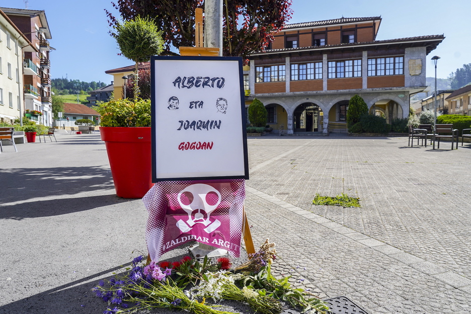 Homenaje a Beltrán y Sololuzen en la plaza del Zaldibar.