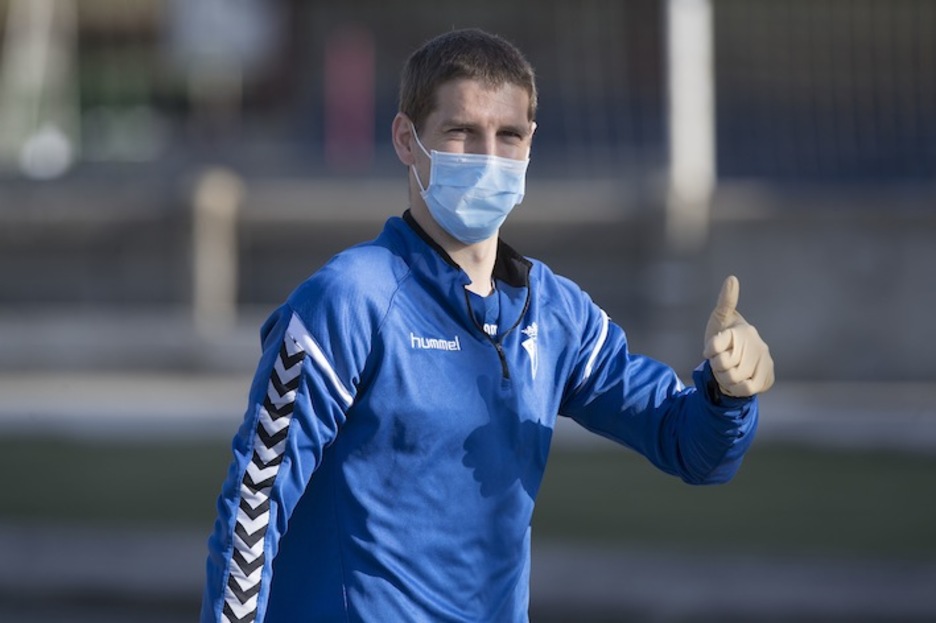 Darko saluda a la cámara (OSASUNA)