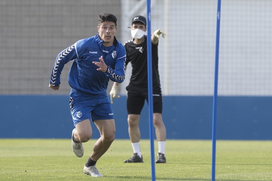 Chimy Avila, corriendo en Tajonar (OSASUNA)