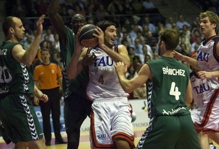 Scola, en un partido con TAU Baskonia (Raúl BOGAJO/FOKU)