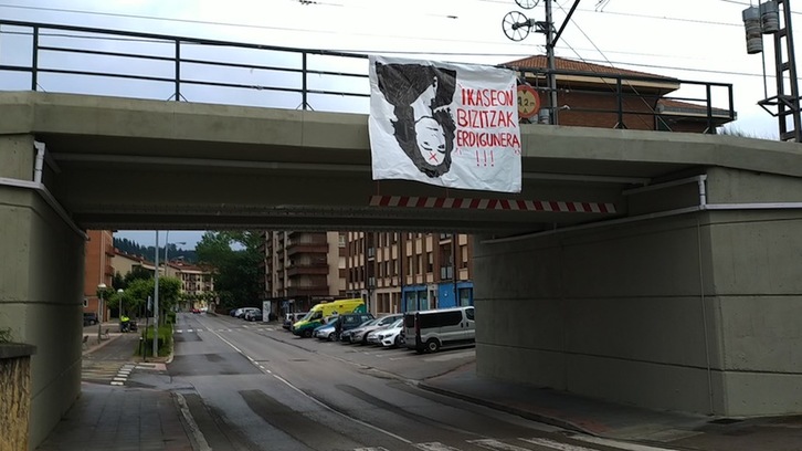 Gora Ikasleon Borroka mugimenduak ikasleak erdigunean ipintzea aldarrikatu du. (NAIZ)