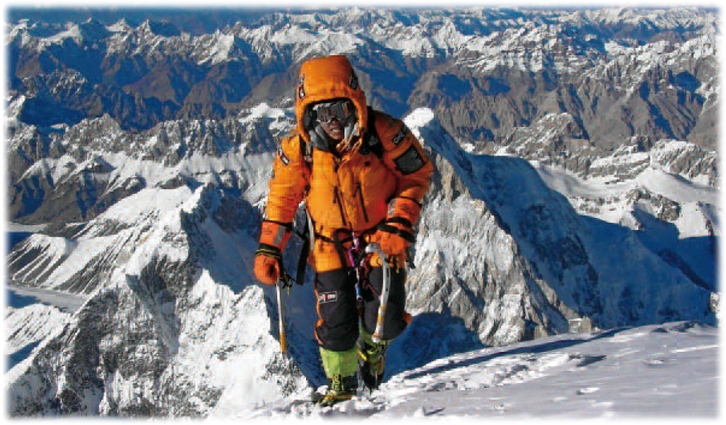 Edrune Pasaban K2 igotzen. (Edurne Pasaban)