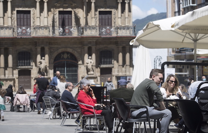 El aforo de las terrazas se mantiene en la fase 2 tal y como funcionaba en la 1. (Jagoba MANTEROLA/FOKU)