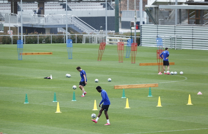 Regreso a los entrenamientos en Lezama tras el parón por el confinamiento. (Aritz LOIOLA / FOKU)