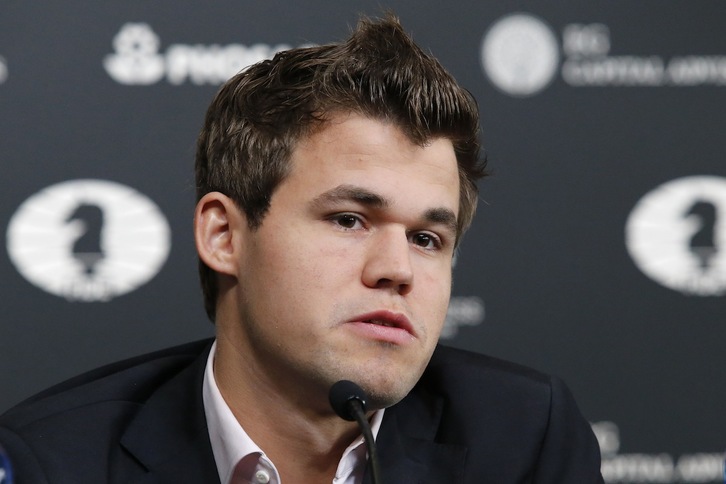 Remontando en la última jornada, Magnus Carlsen se ha llevado el Memorial Steinitz, junto con la rusa Kateryna Lagno. (Eduardo MUÑOZ ÁLVAREZ / AFP PHOTO)