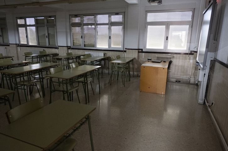 Aulas vacías en un colegio de Hernani durante el estado de alarma. (Jon URBE/FOKU)