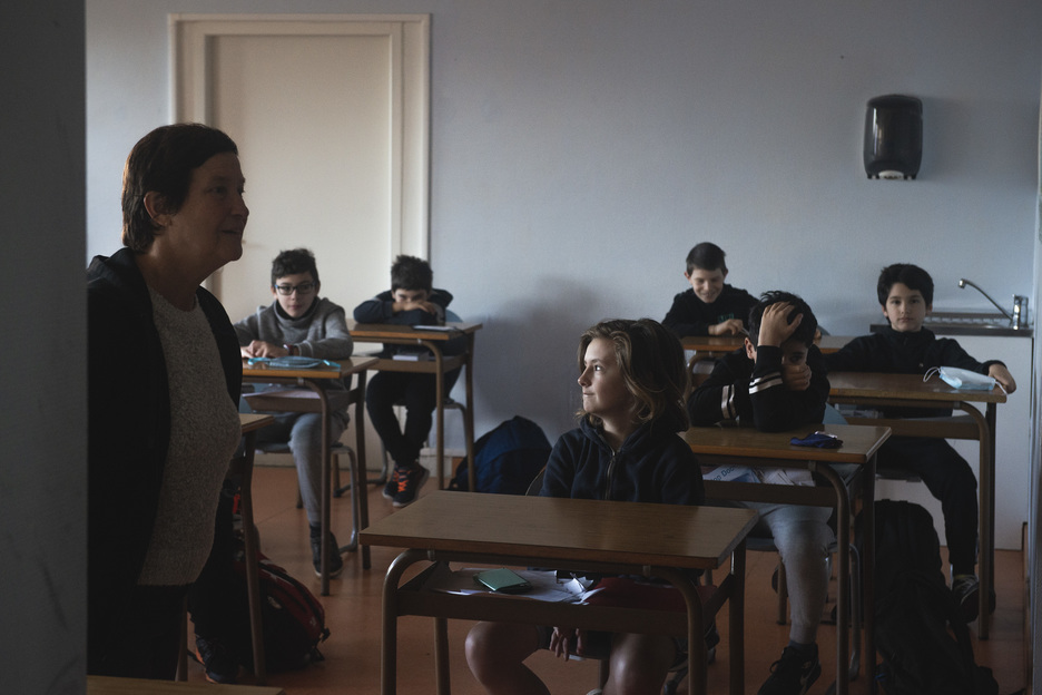 En classe aussi, les élèves sont tenus à distance d'un mètre les uns des autres. © Guillaume FAUVEAU