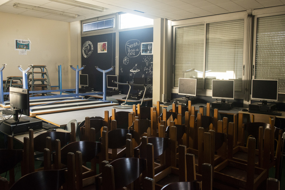 Certaines salles de classe demeurent vides ce lundi 18 mai au collège Estitxu Robles-Arangiz. © Guillaume FAUVEAU