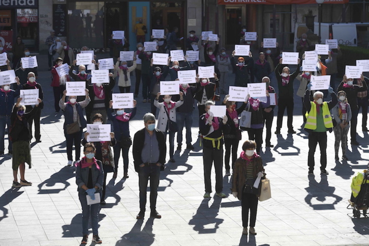 Protesta de los pensionistas alaveses. (Raul BOGAJO/FOKU)