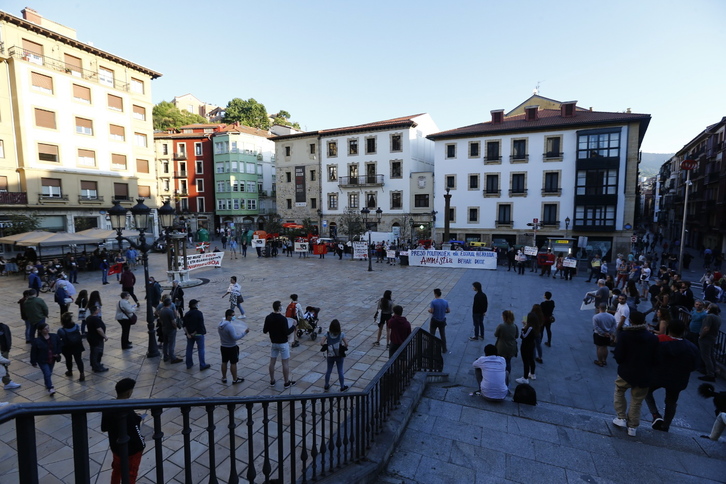 Movilización en Bilbo para denunciar la situación de Patxi Ruiz (Aritz LOIOLA/FOKU)