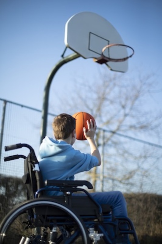 A uno de los menores le han prescrito el uso de la silla de ruedas. (GETTY IMAGES)