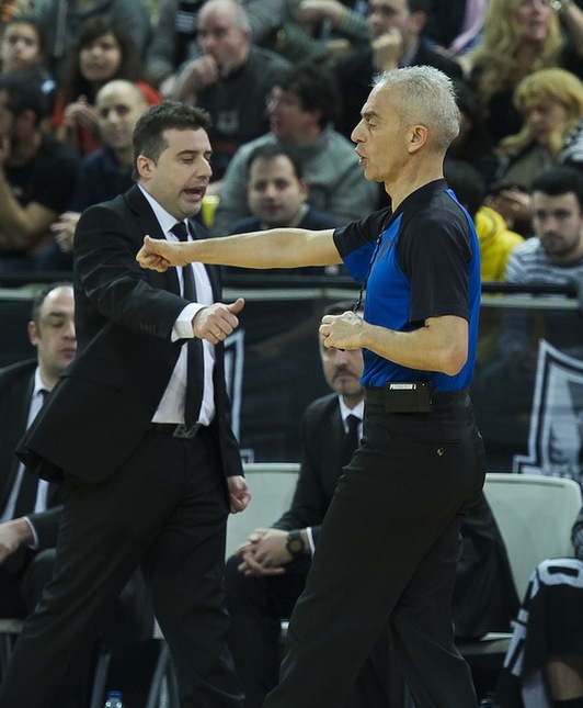 Rafa Pueyo, pozarren Bilbao Basket Europara itzuliko delako. (Lauis JAUREGIALTZO / FOKU)
