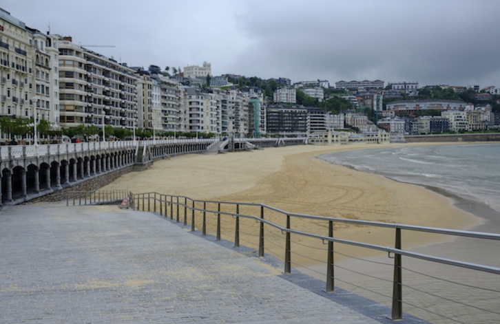 La playa de La Concha podrá ser utilizada como lo determine el ayuntamiento de Donostia. (Jon URBE/FOKU)