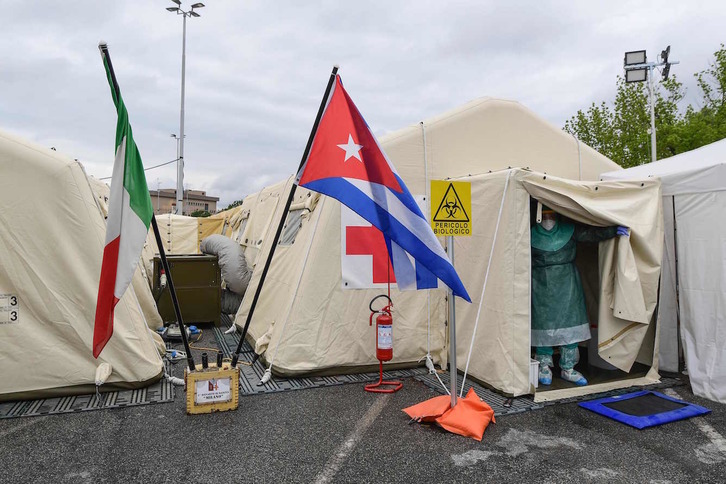 Imagen del hospital de campaña montado en Crema (Miguel MEDINA/AFP)