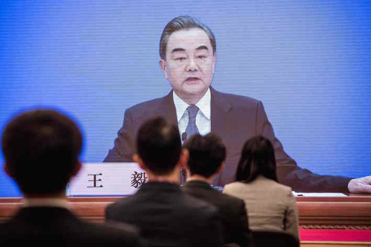 El ministro de Exteriores chino, Wang Yi, en su comparecencia tras la reunión anual de la ANP. (Nicolas ASFOURI /AFP) 