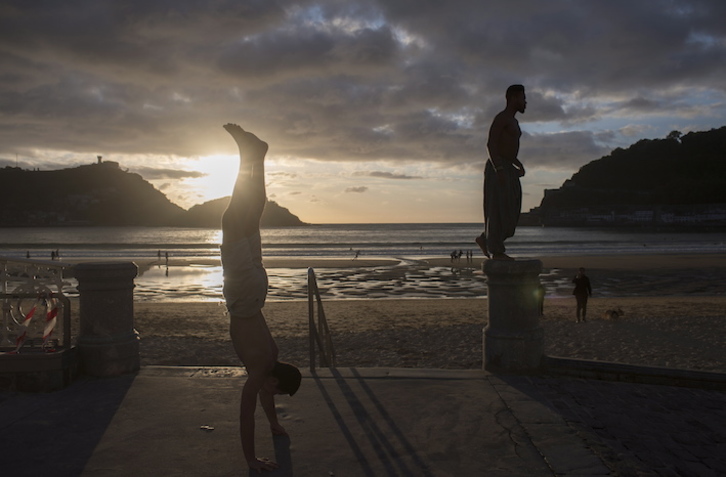 El baño en la playa de La Concha está permitido desde este lunes. (Juan Carlos RUIZ/FOKU) 