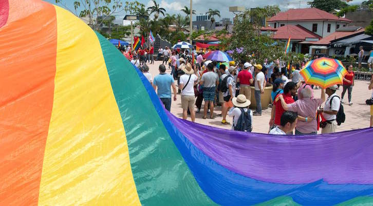 Movilización a favor de los derechos del colectivo LGTBI frente al Tribunal Supremo de Justicia, en San José en agosto de 2018. (Ezequiel BECERRA/AFP)