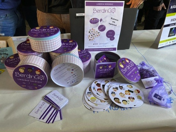 Irudian, lanbideetan oinarritzen den BerdinGO! jokoa. (Harrobia Ikastola)