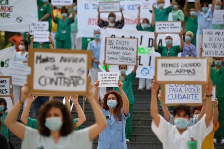 Protesta de personal sanitario en Madrid. (PIERRE-PHILIPPE MARCOU / AFP) 