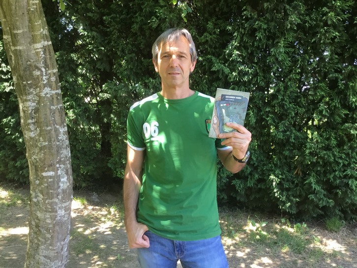 Jabi Elortzak Elkarren eskutik argitaratu du bere azken nobela, ‘Gezurren habia’. (ELKAR)