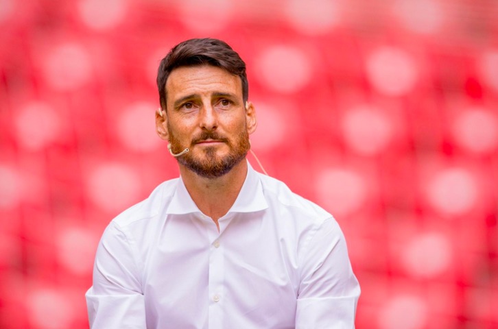Aduriz en el acto de despedida en San Mamés. (@AthleticClub)