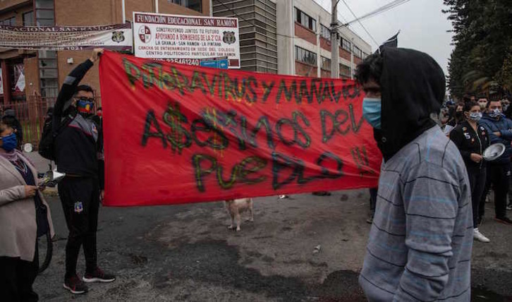 Protesta contra la gestión del Gobierno ante la pandemia. (Martin BERNETTI/AFP)