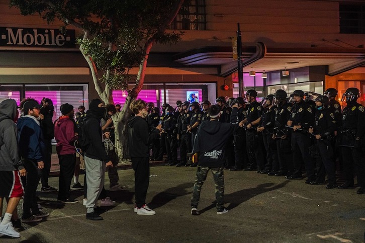 Protestas en San Diego, California. (Ariana DREHSLER-AFP) 