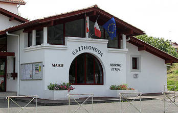 Uztaritzeko Herriko Etxea © Bob EDME