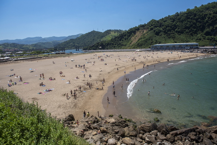 Imagen de la playa de Orio el sábado. (Gorka RUBIO/FOKU)