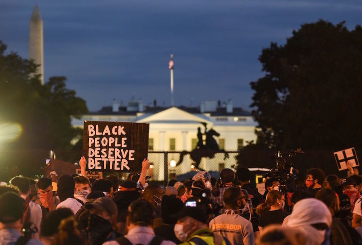 Movilización frente a la Casa Blanca. (ANDREW CABALLERO-REYNOLDS / AFP) 