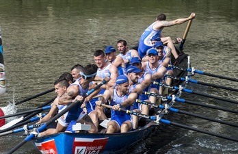 La trainera de Astillero, durante la pasada temporada (Marisol RAMÍREZ / FOKU)