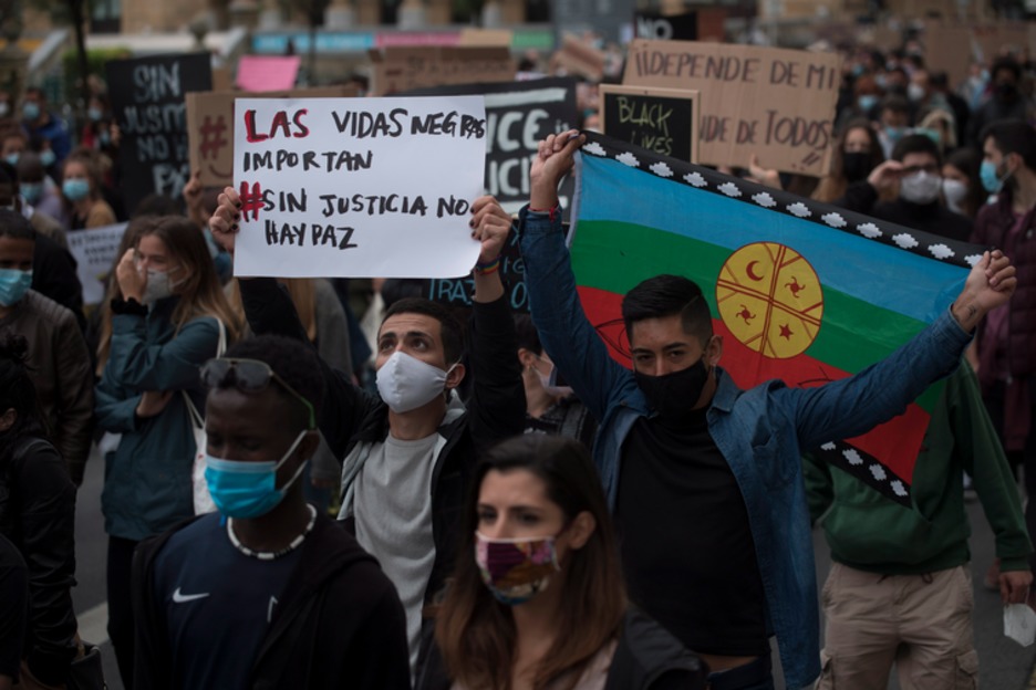 Arraza desberdinak nahastu dira protestetan.(Juan Carlos RUIZ / FOKU)