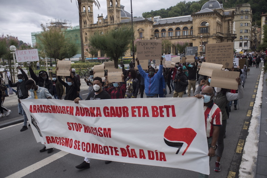 «La Ley de Extranjería mata gente cada día», en Donostia. (Juan Carlos RUIZ | FOKU)