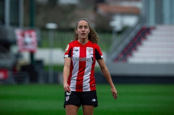 Maite Oroz en un partido con el Athletic. (Aritz LOIOLA / FOKU)