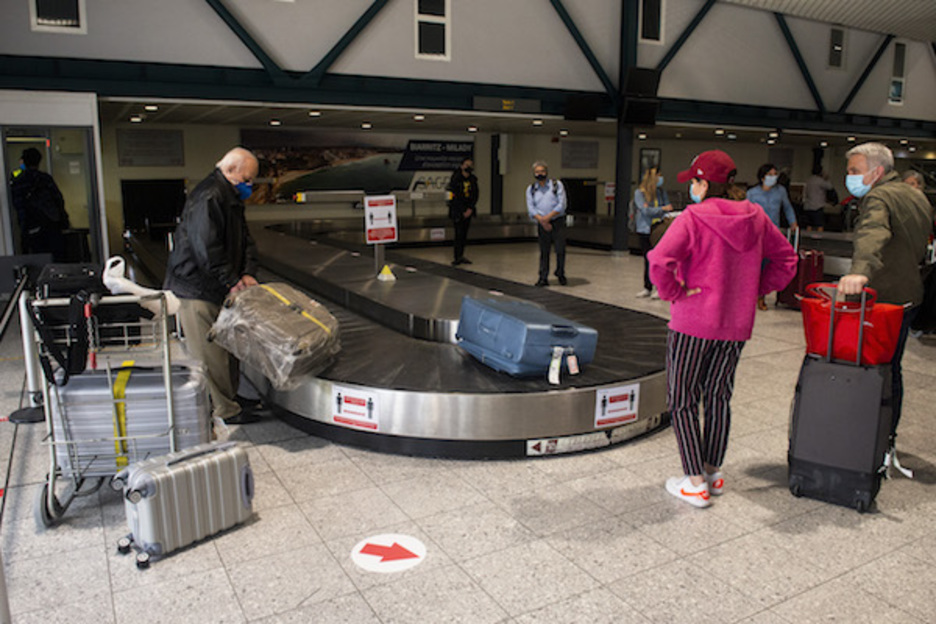  Le port du masque est obligatoire dans l’aéroport. L’aéroport de Biarritz a perdu 70 % de son trafic. La direction de l’aéroport estime une perte de chiffre d’affaires commerciale de 68 % sur l’année 2020. ©Guillaume Fauveau