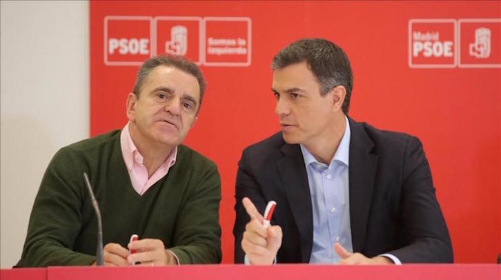 Franco y Sánchez, en una reunión del PSOE. (PSOE)
