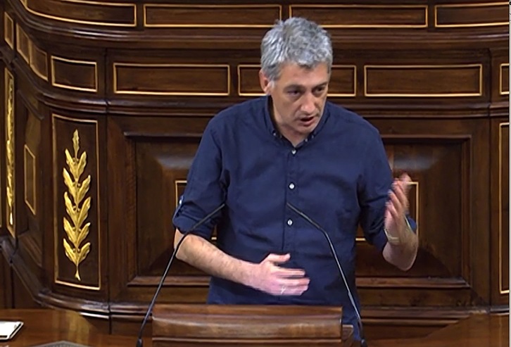 Oskar Matute, en un pleno anterior. (NAIZ)