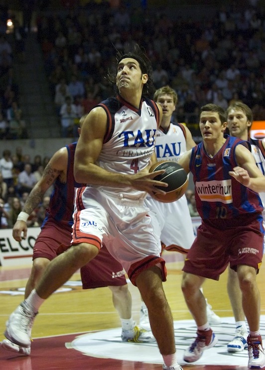 Se esfuma de forma casi definitiva la opción de volver a ver a Luis Scola con la casaca del Baskonia. (Raúl BOGAJO /FOKU)