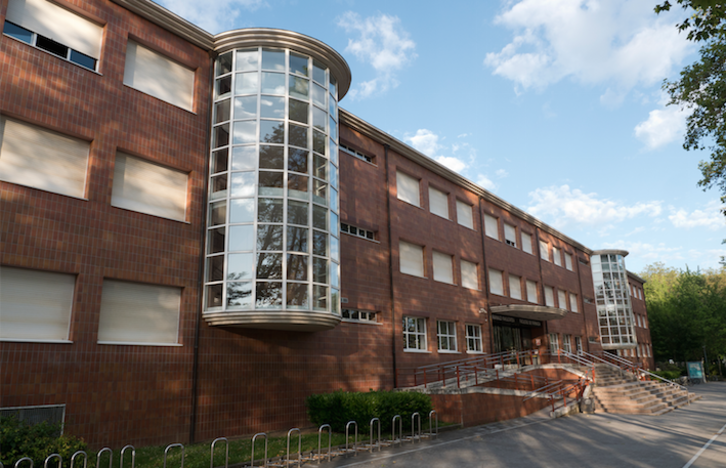 Araban Farmazia Fakultatean egingo dute proba. (EHU)