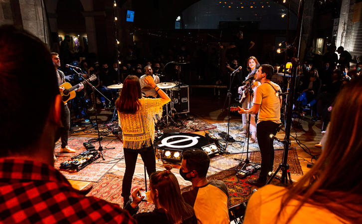 Borobilean, erdi-erdian eta elkarri begira aritu dira gaur Nøgen-ekoak. (Aritz LOIOLA / FOKU)