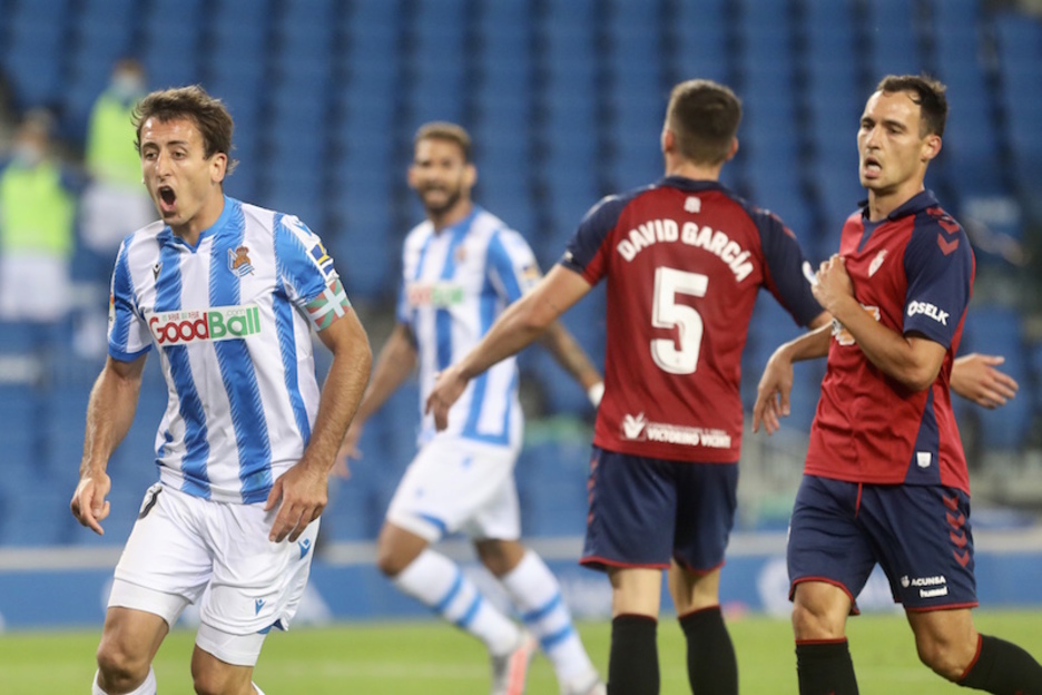 Oyarzabal celebra el empate ante Unai.