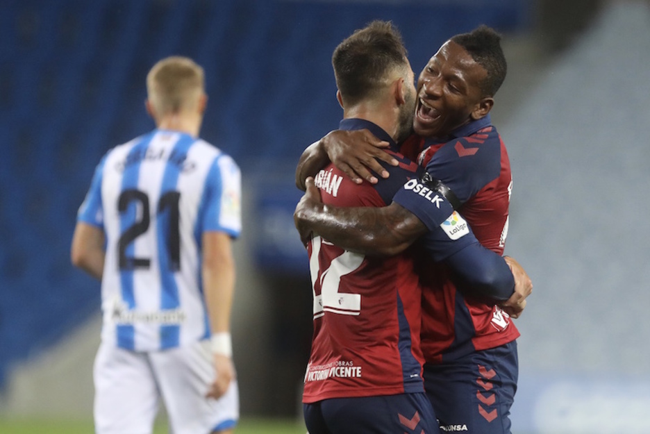 Adrián y Estupiñán festejan el 0-1.