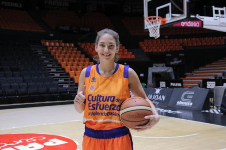 Buch, con la camiseta del Valencia, su anterior equipo (FEB)