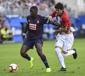 Zaletuek telebistatik jarraitu beharko dute Eibarren eta Athleticen arteko derbia. (Jon URBE/FOKU)