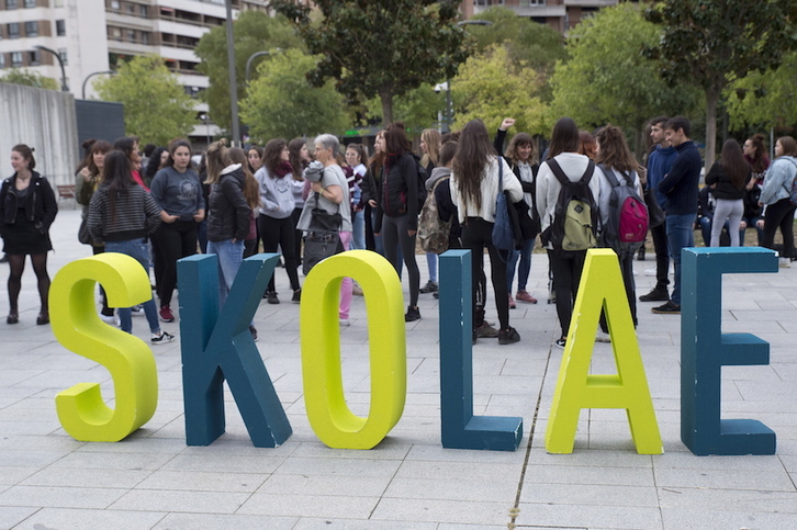 Concentración en apoyo a los impulsores de Skolae, en octubre de 2019. (Iñigo URIZ/FOKU)