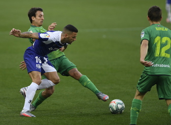 Un momento del partido. (Raúl BOGAJO/FOKU)