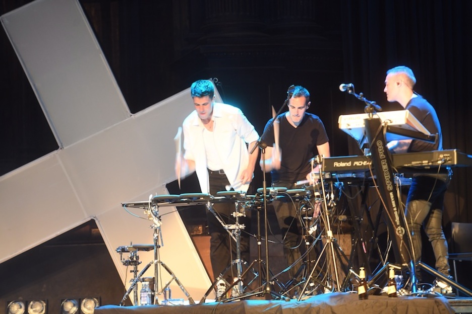 Eszenatokian batera eta bestera, energia eta dinamismoa agertu zituen arbizuarrak. (Jon URBE | FOKU) Eszenatokian batera eta bestera, energia eta dinamismoa agertu zituen arbizuarrak. (Jon URBE | FOKU)