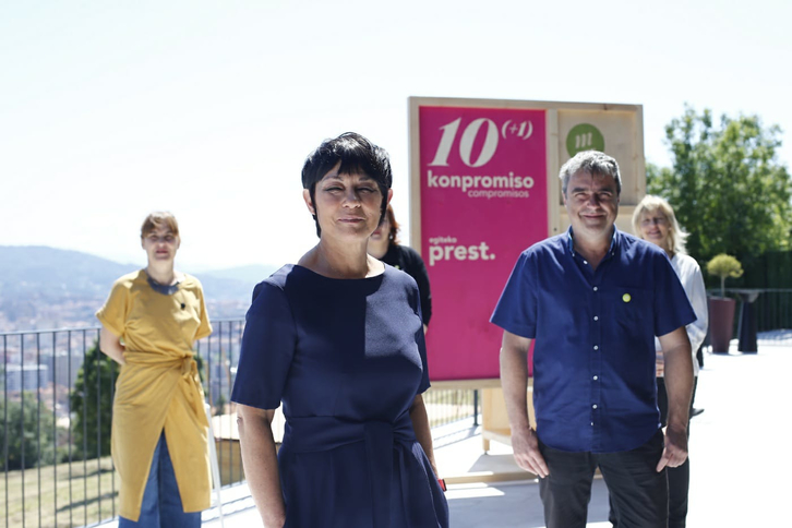 Maddalen Iriarte, junto a otros componentes de la candidatura.