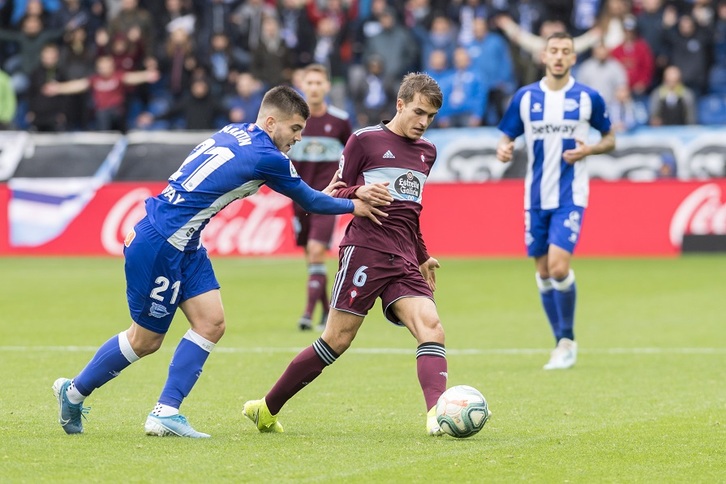 Martin Agirregabiria eta Denis Suarez, Mendizorrotzako neurketan. (Juanan RUIZ / FOKU)