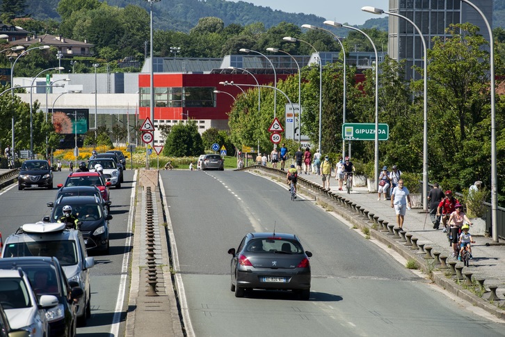 Paso entre Hendaia e Irun abierto tras la pandemia. (Guillaume FAUVEAU)